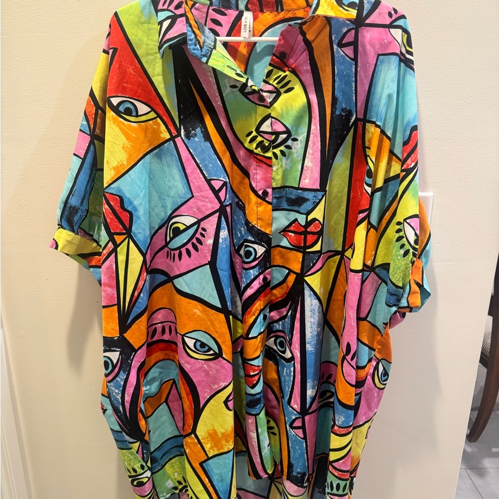 Live 4 Truth Vibrant Geometric women Shirt